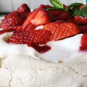 meringue with cream and strawberries