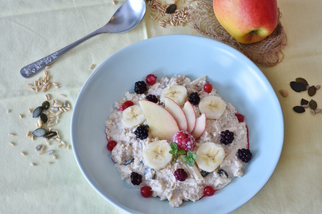 a bowl of oats and fruit for overnight oats