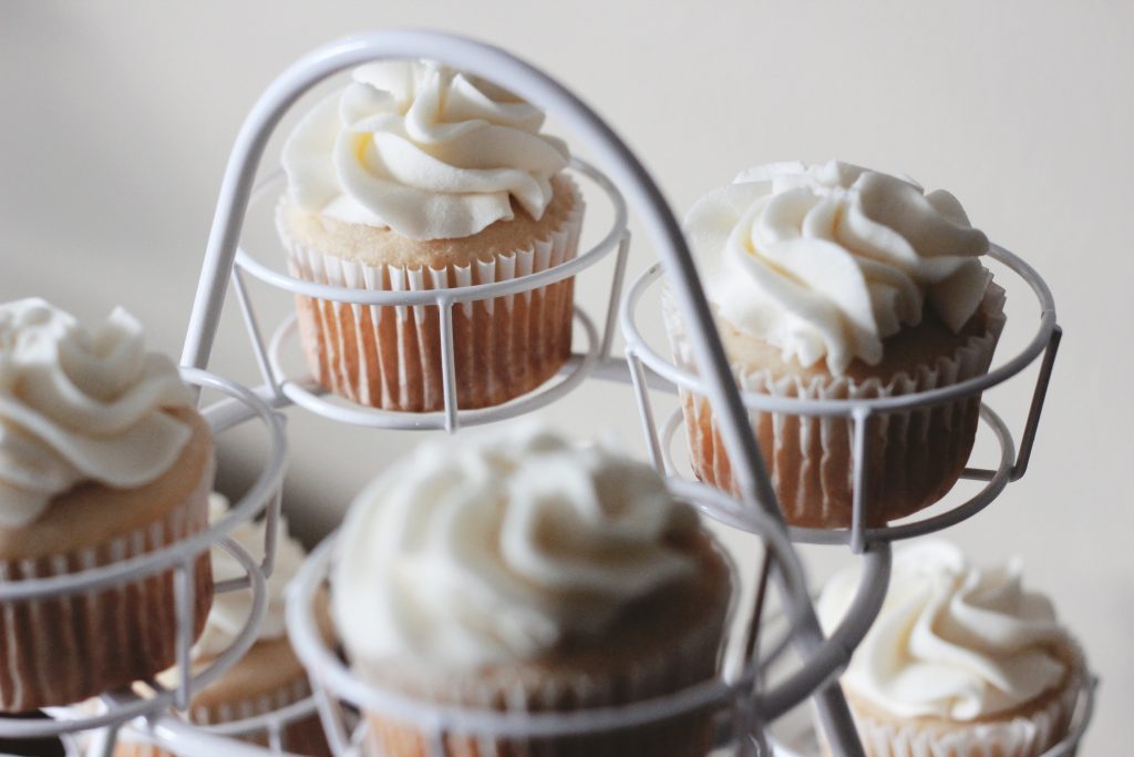muffins with cream cheese frosting